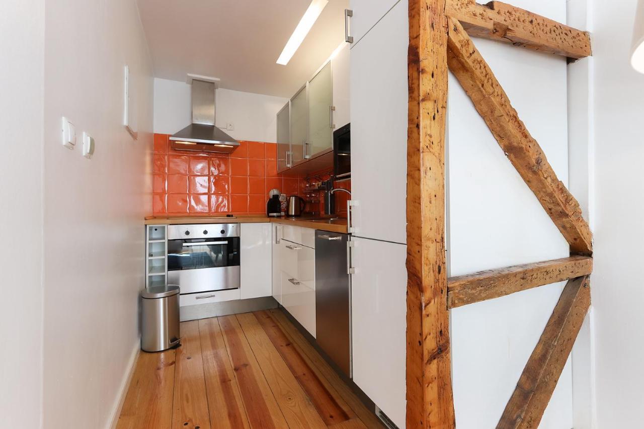 Charming And Stylish Downtown Apt In XIX Century Building Lisbon Exterior photo