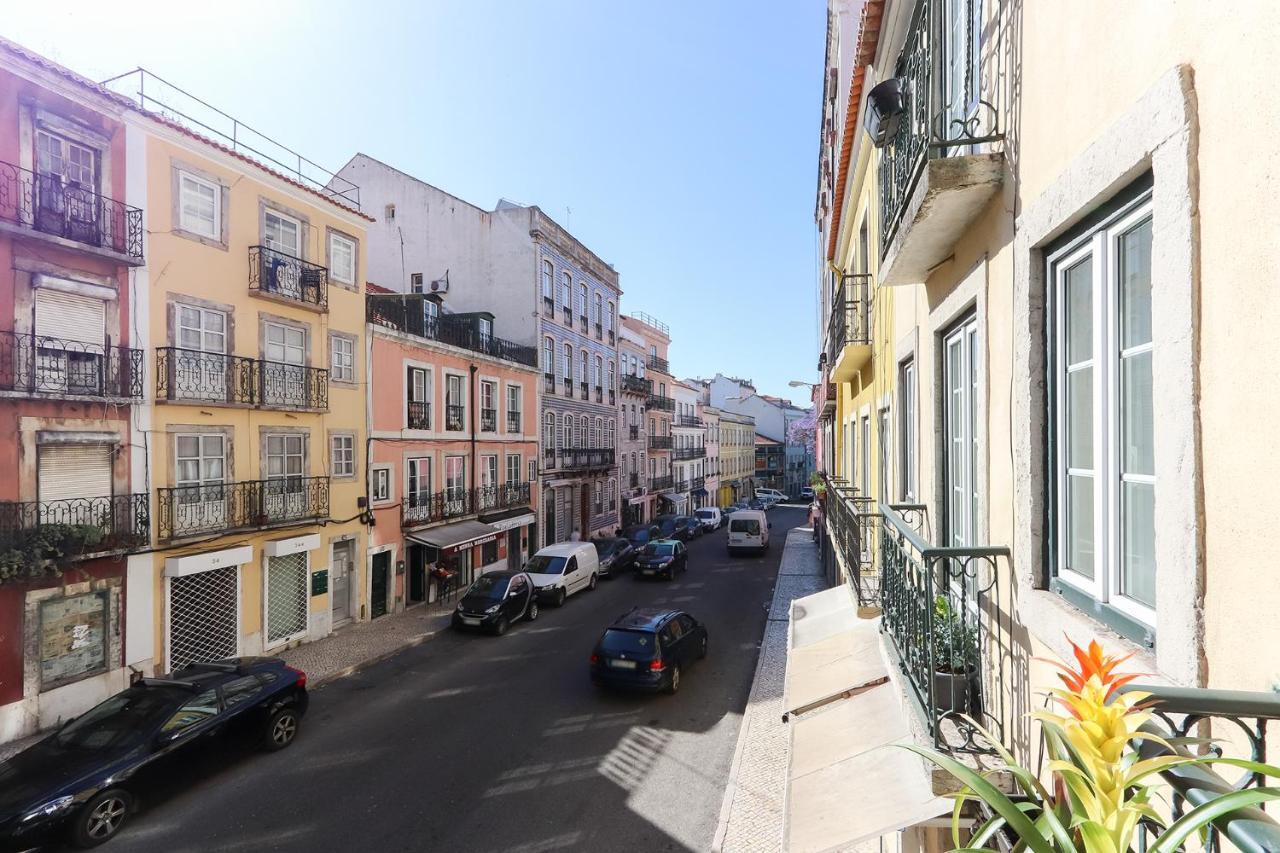 Charming And Stylish Downtown Apt In XIX Century Building Lisbon Exterior photo